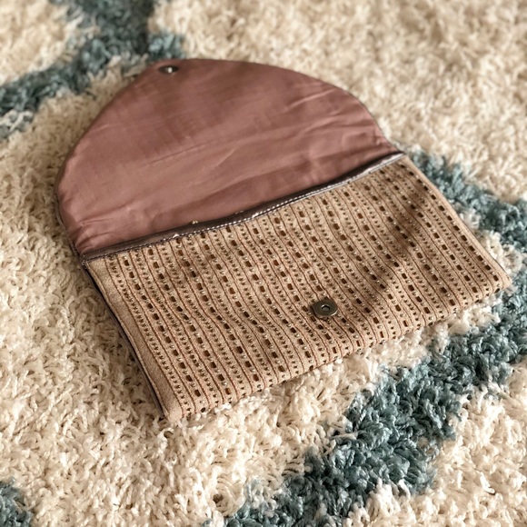 EMBELLISHED GOLD CLUTCH - Picture 3 of 6